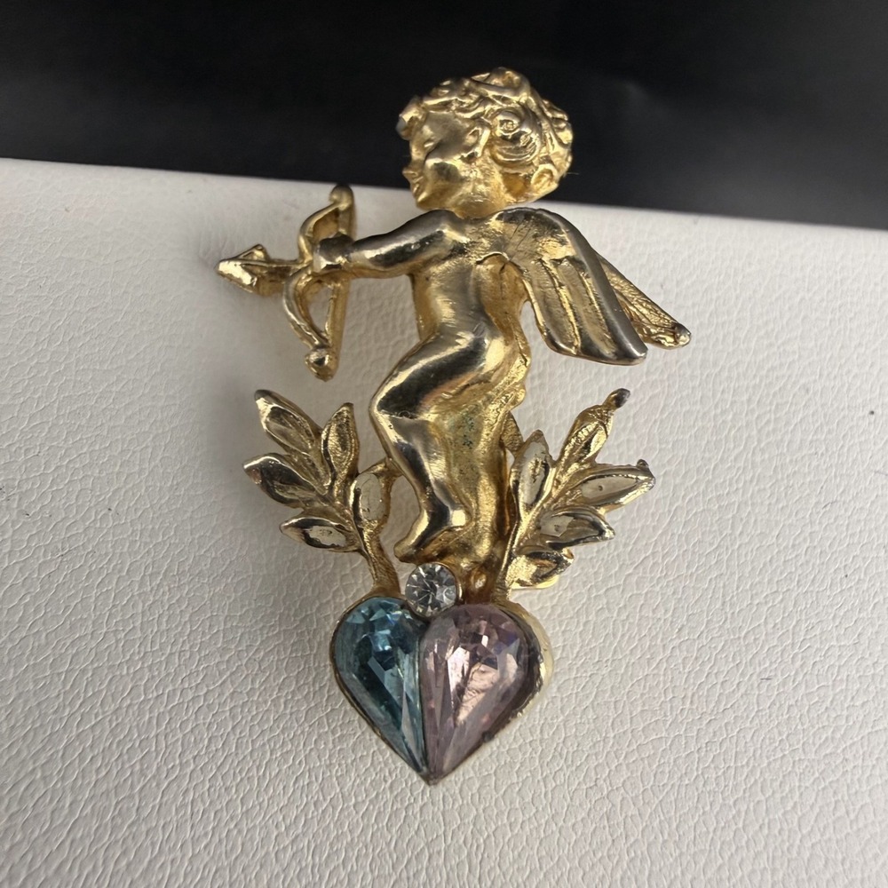 Vintage Estate Angel Pin Gold Tone Rhinestone Cupid Heart Wings 1.5in